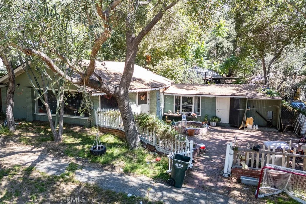 537 Cloverleaf Dr
