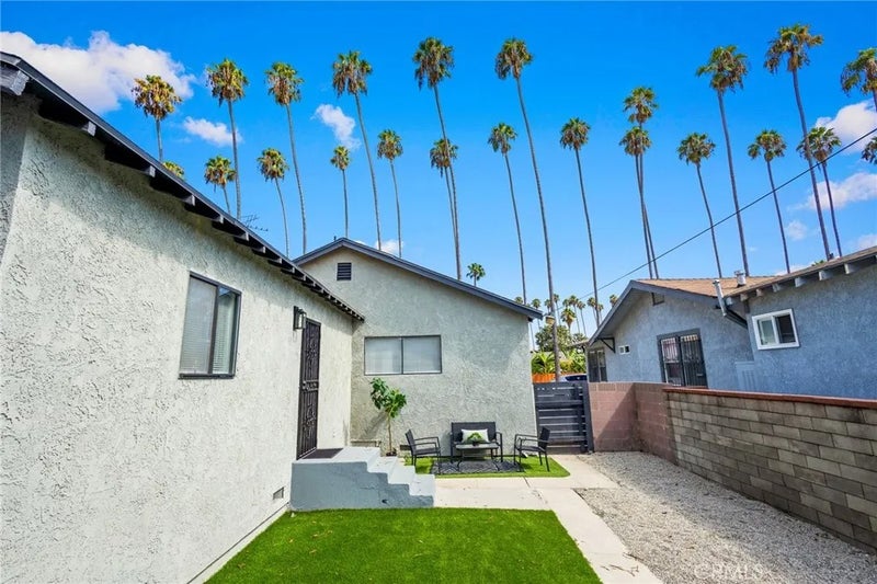 1132 W 56th