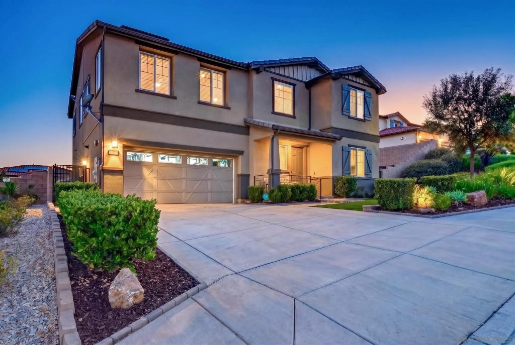 Photo of 2077 Del Rincon Place, Escondido, CA 92026 (MLS # 260017332)