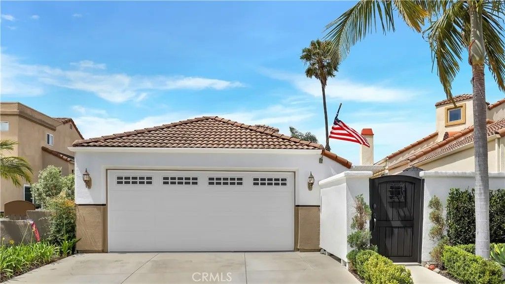 Photo of 718 Via Nublado, San Clemente, CA 92672 (MLS # OC26084044)