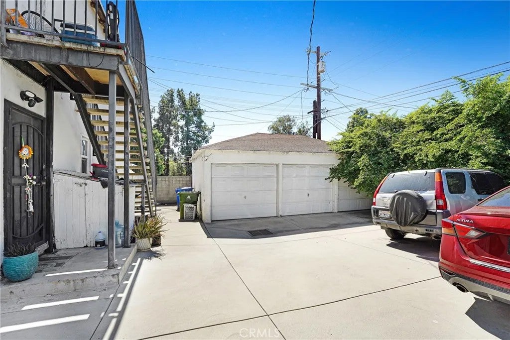 6407 Whitman