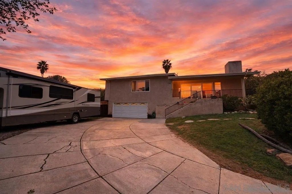 Photo of 8918 Westhill Rd, Lakeside, CA 92040 (MLS # 260003064)