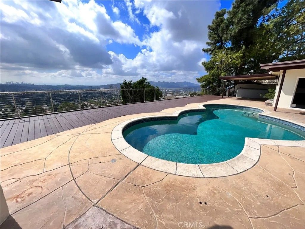 Photo of 881 Harrington Rd, Glendale, CA 91207 (MLS # GD25234923)