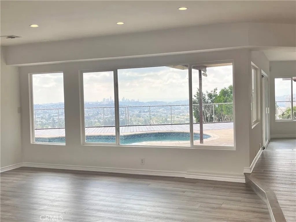Photo of 881 Harrington Rd, Glendale, CA 91207 (MLS # GD25234923)
