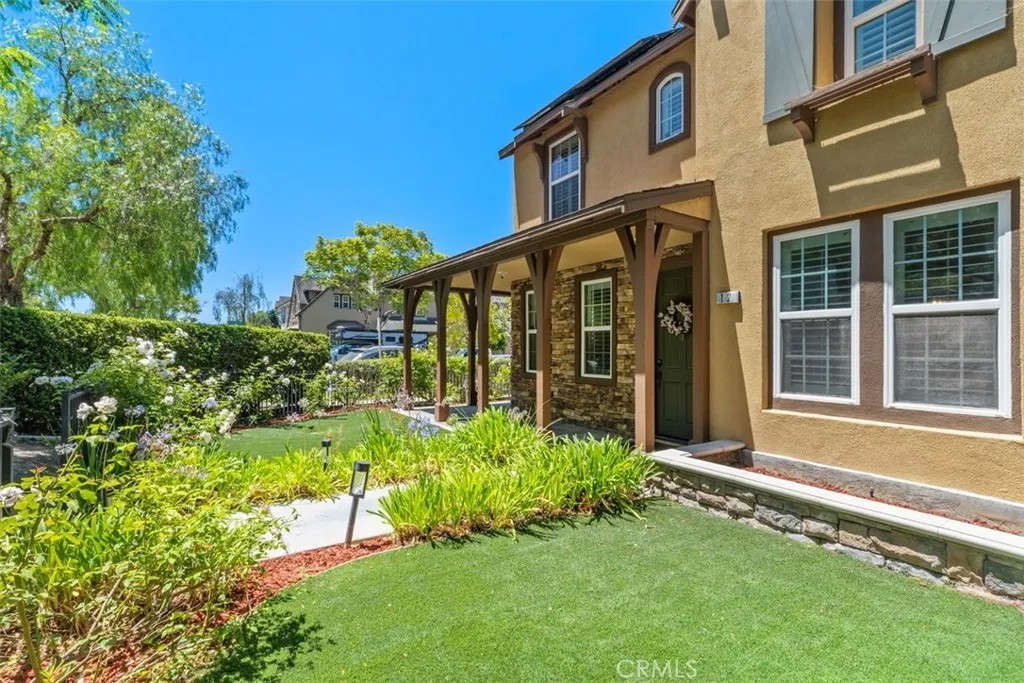 12 Globe Lane