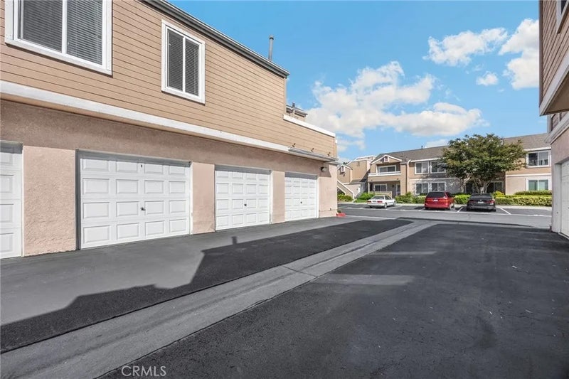 10411 E Briar Oaks