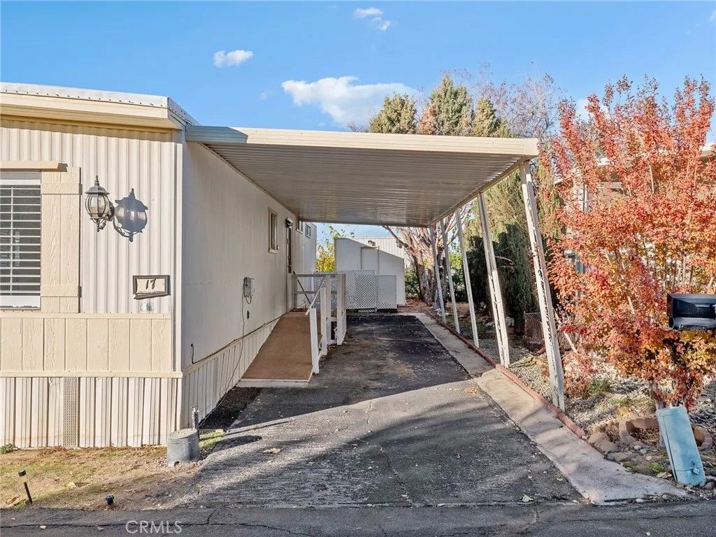 Photo of 11414 Serra Rd #17 Rd, Apple Valley, CA 92308 (MLS # HD25279619)