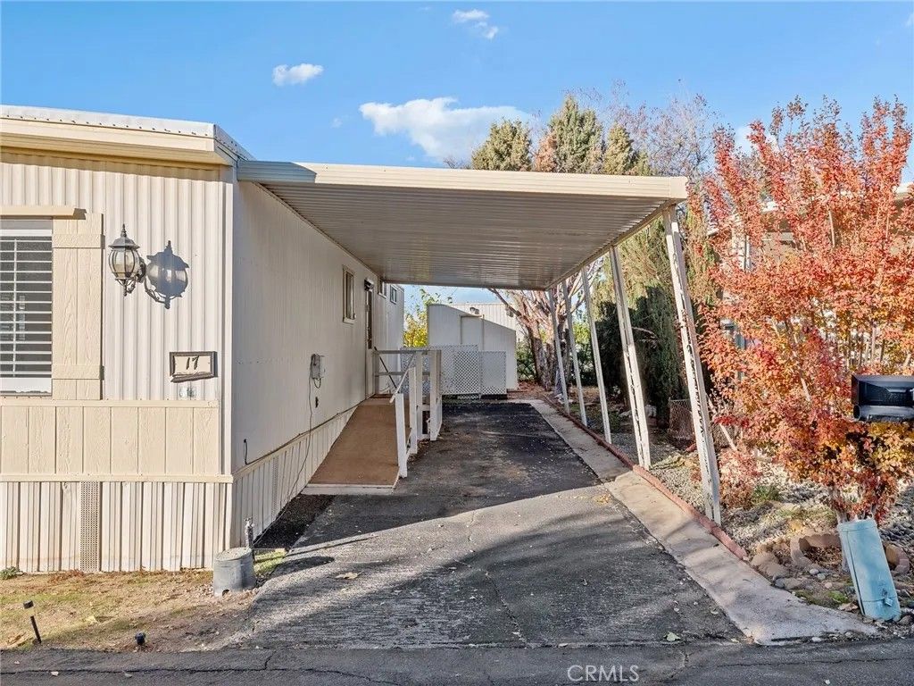 Photo of 11414 Serra Rd #17 Rd, Apple Valley, CA 92308 (MLS # HD25279619)