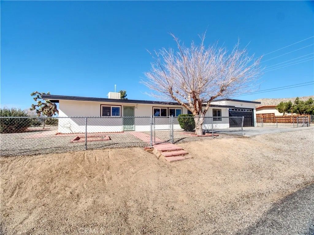 Photo of 5960 Park Boulevard, Joshua Tree, CA 92252 (MLS # JT26033690)