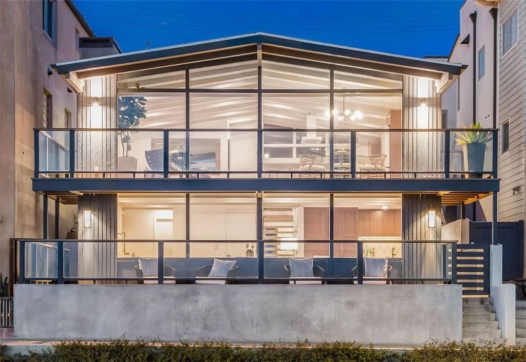 Photo of 816 The Strand, Manhattan Beach, CA 90266 (MLS # SB26015596)