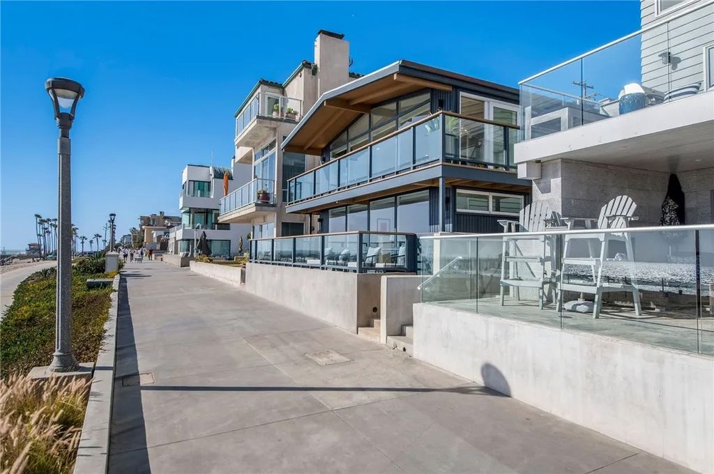 Photo of 816 The Strand, Manhattan Beach, CA 90266 (MLS # SB26015596)