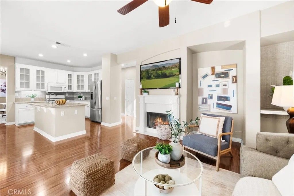 Photo of 29 Villa Roma, Lake Elsinore, CA 92532 (MLS # SW26010041)