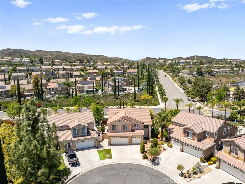 Photo of 29 Villa Roma, Lake Elsinore, CA 92532 (MLS # SW26010041)