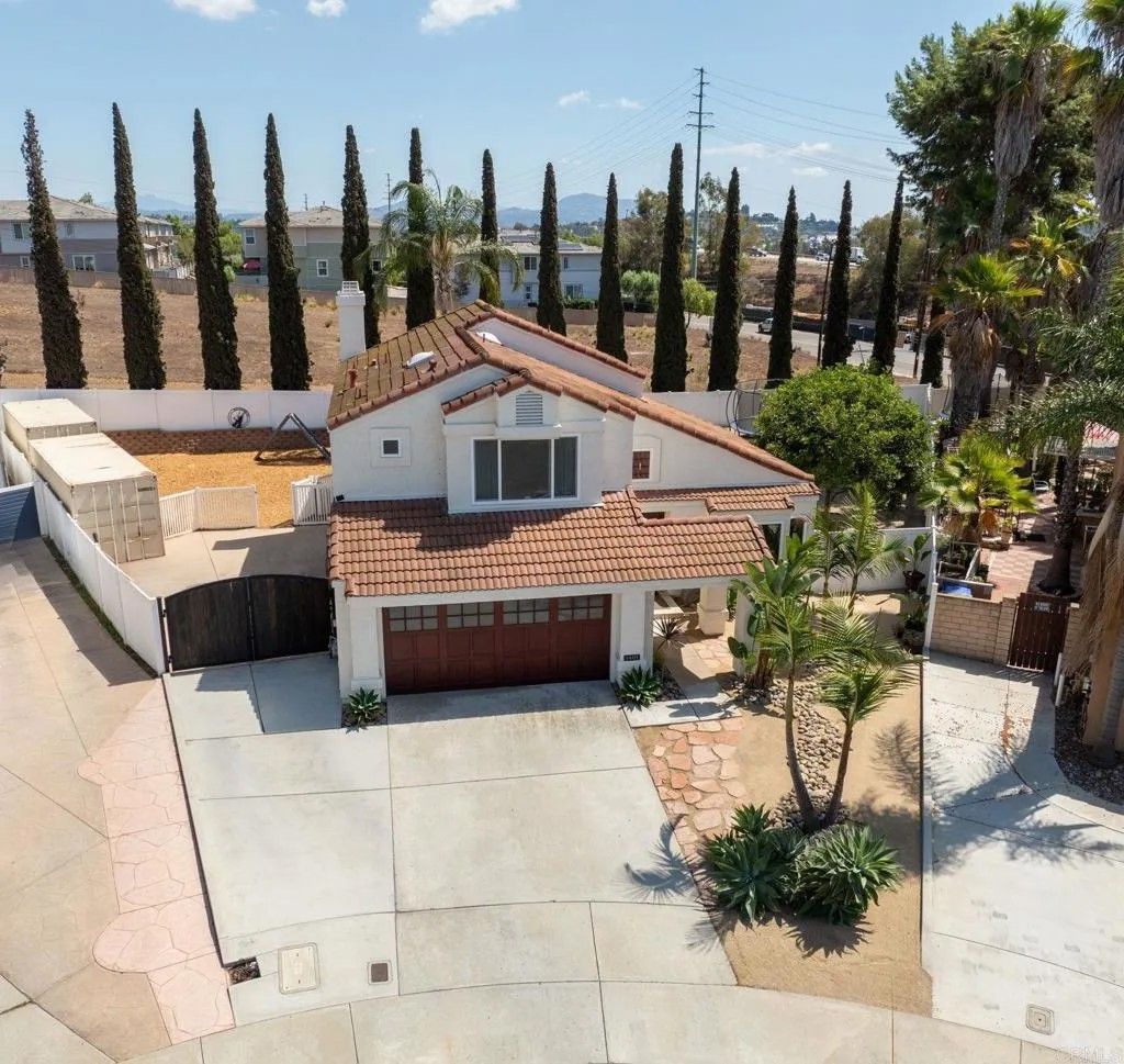 Photo of 1401 Corte Rapallo, Escondido, CA 92026 (MLS # NDP2511145)