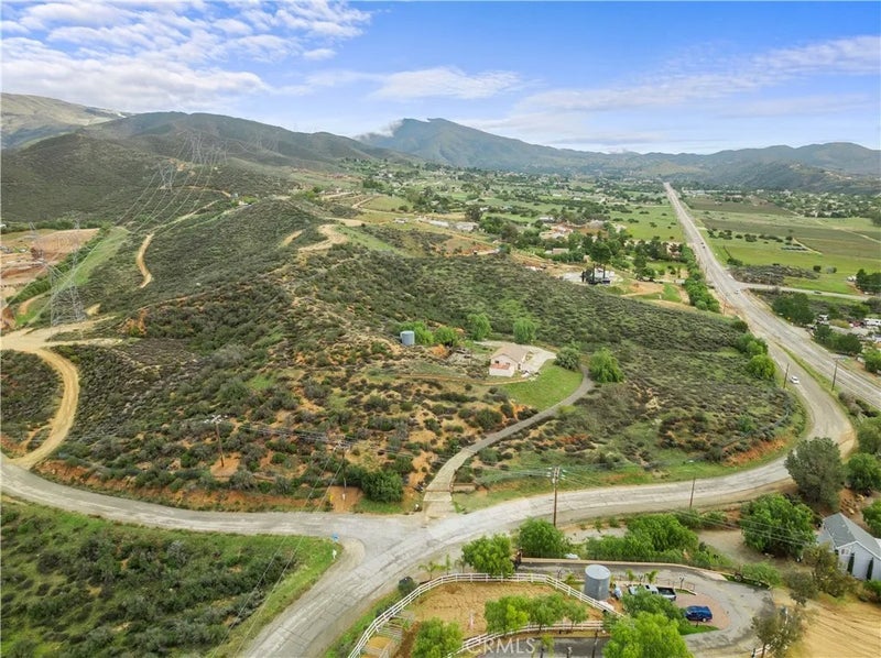 10657 Mint Canyon