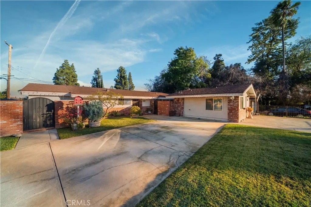 Photo of 1610 N Amador Avenue, Ontario, CA 91764 (MLS # CV26004915)