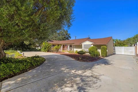 Tiny photo for 321 Catherine Park, Glendora, CA 91741 (MLS # CV26171149)
