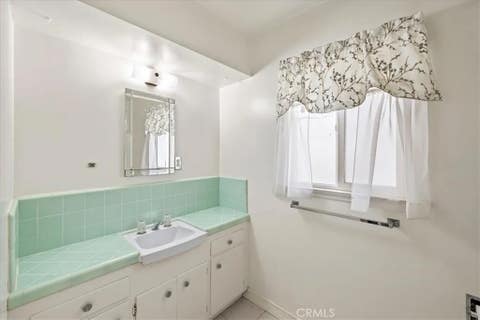 Tiny photo for 321 Catherine Park, Glendora, CA 91741 (MLS # CV26171149)