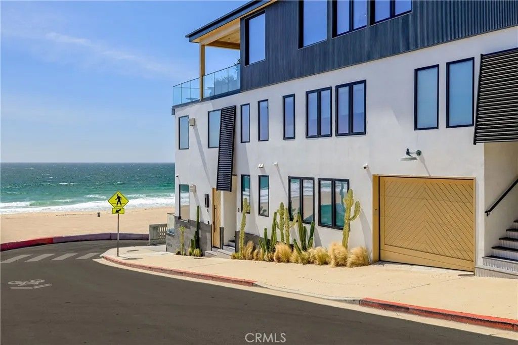 Photo of 2200 The Strand #B, Manhattan Beach, CA 90266 (MLS # SB26095161)