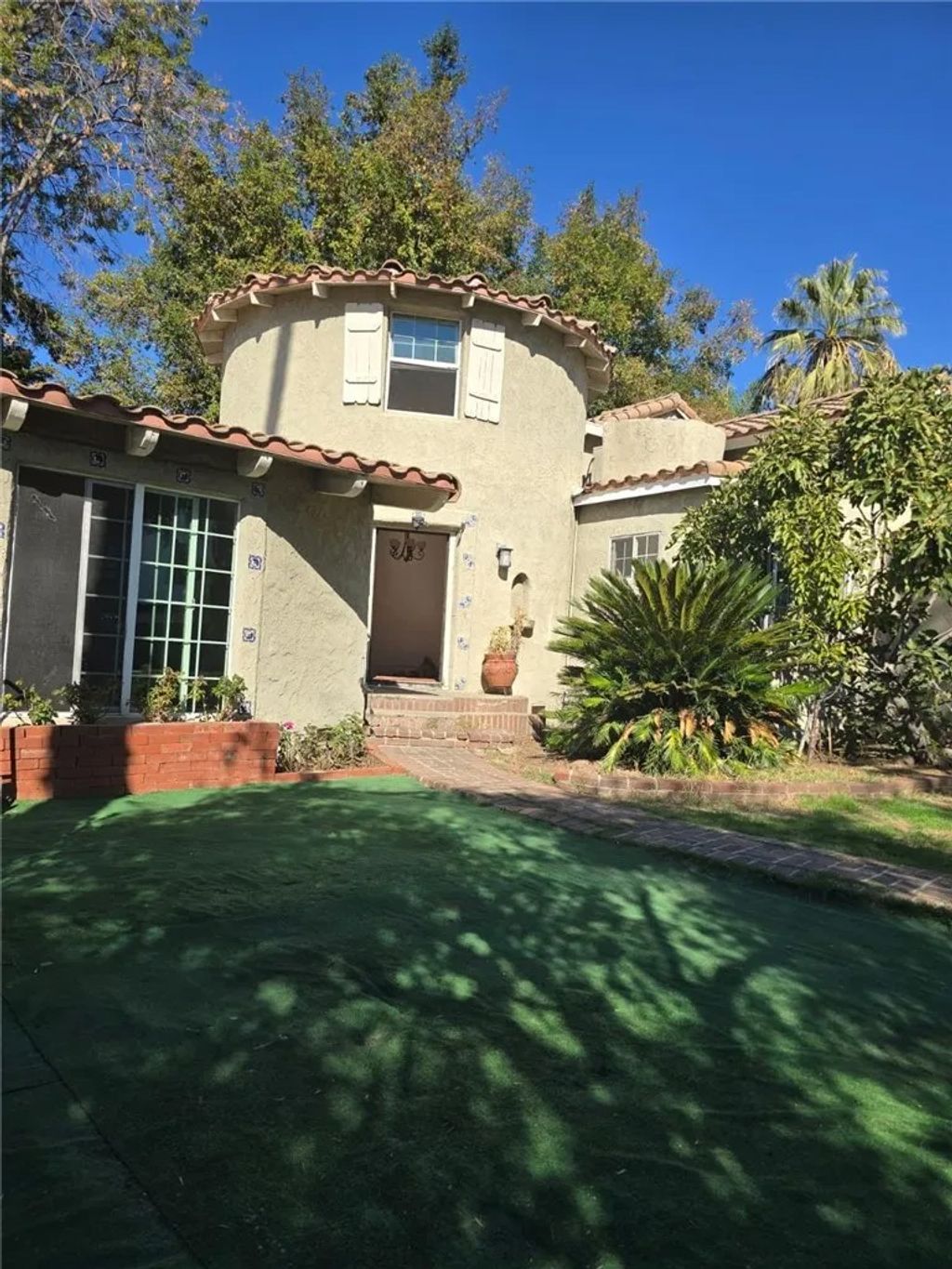 Photo of 558 N Lark Ellen Ave, Covina, CA 91722 (MLS # CV25253998)