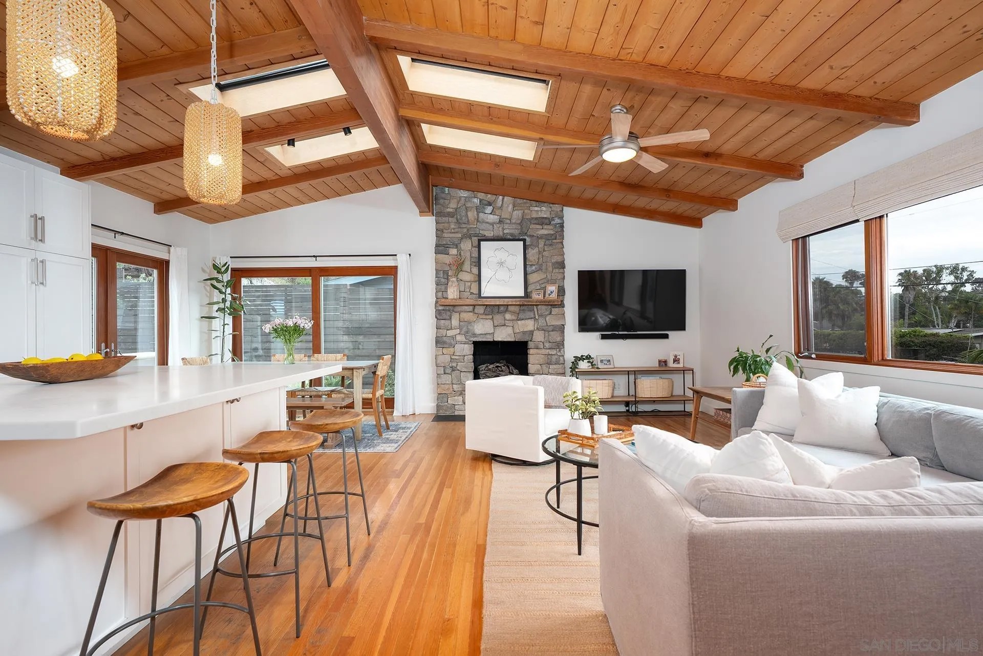 355 Glencrest