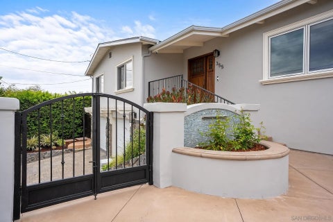 Tiny photo for 355 Glencrest DR, Solana Beach, CA 92075 (MLS # 260017036)