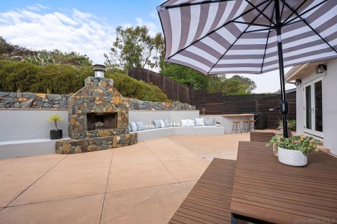 Tiny photo for 355 Glencrest DR, Solana Beach, CA 92075 (MLS # 260017036)