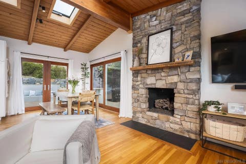 Tiny photo for 355 Glencrest DR, Solana Beach, CA 92075 (MLS # 260017036)
