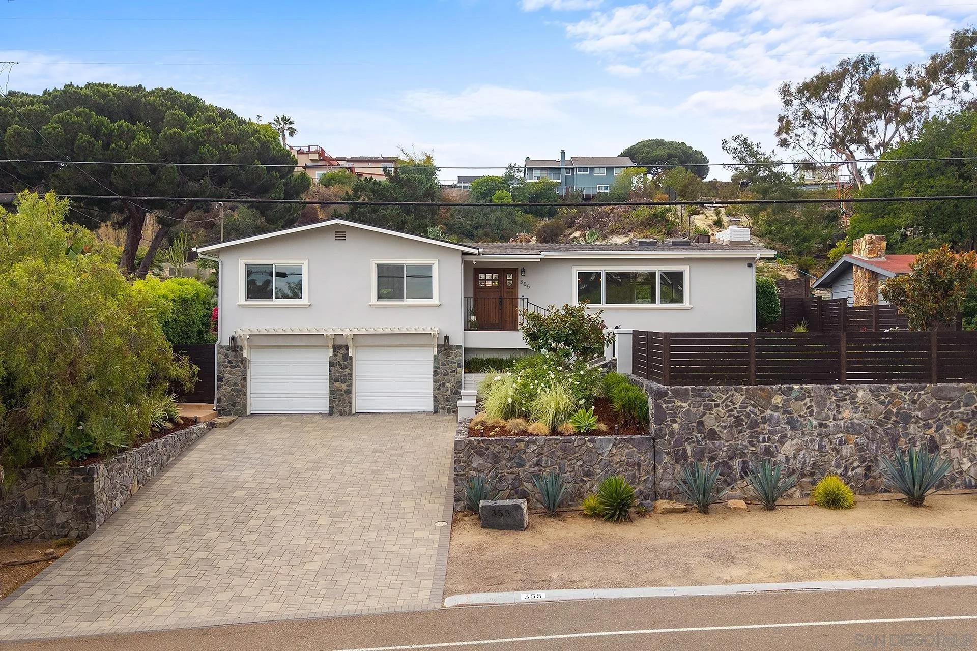 355 Glencrest