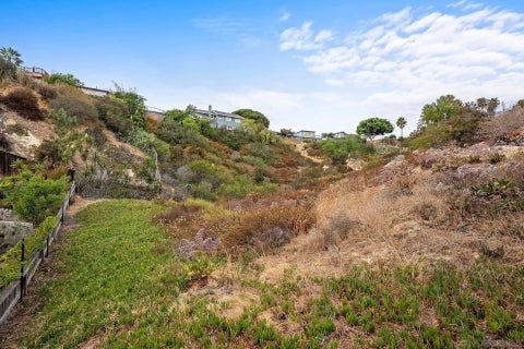 Tiny photo for 355 Glencrest DR, Solana Beach, CA 92075 (MLS # 260017036)