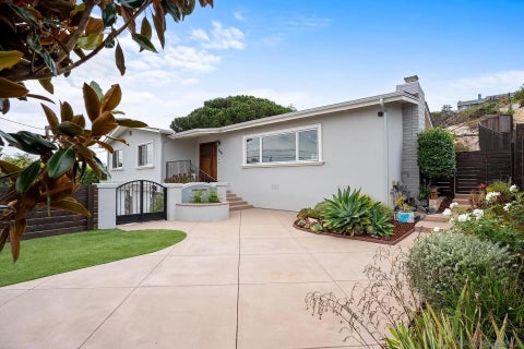 Tiny photo for 355 Glencrest DR, Solana Beach, CA 92075 (MLS # 260017036)