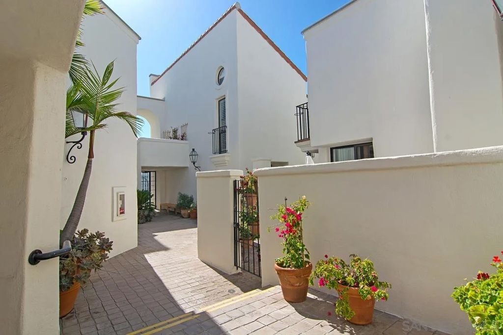 Photo of 303 Coast #3, La Jolla, CA 92037 (MLS # 260008092)