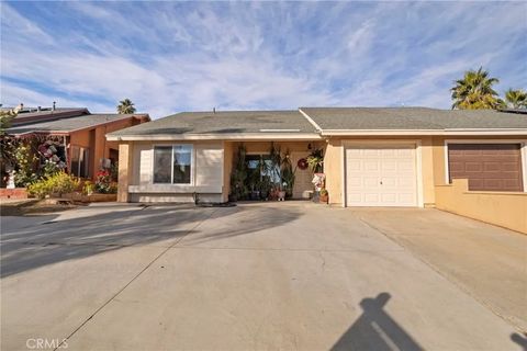 372 Red Cedar Perris CA 92570