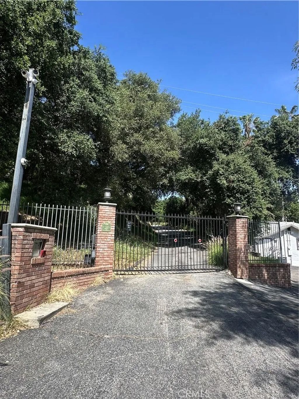 Photo of 1154 N Glendora Ave, Glendora, CA 91741 (MLS # DW26057383)