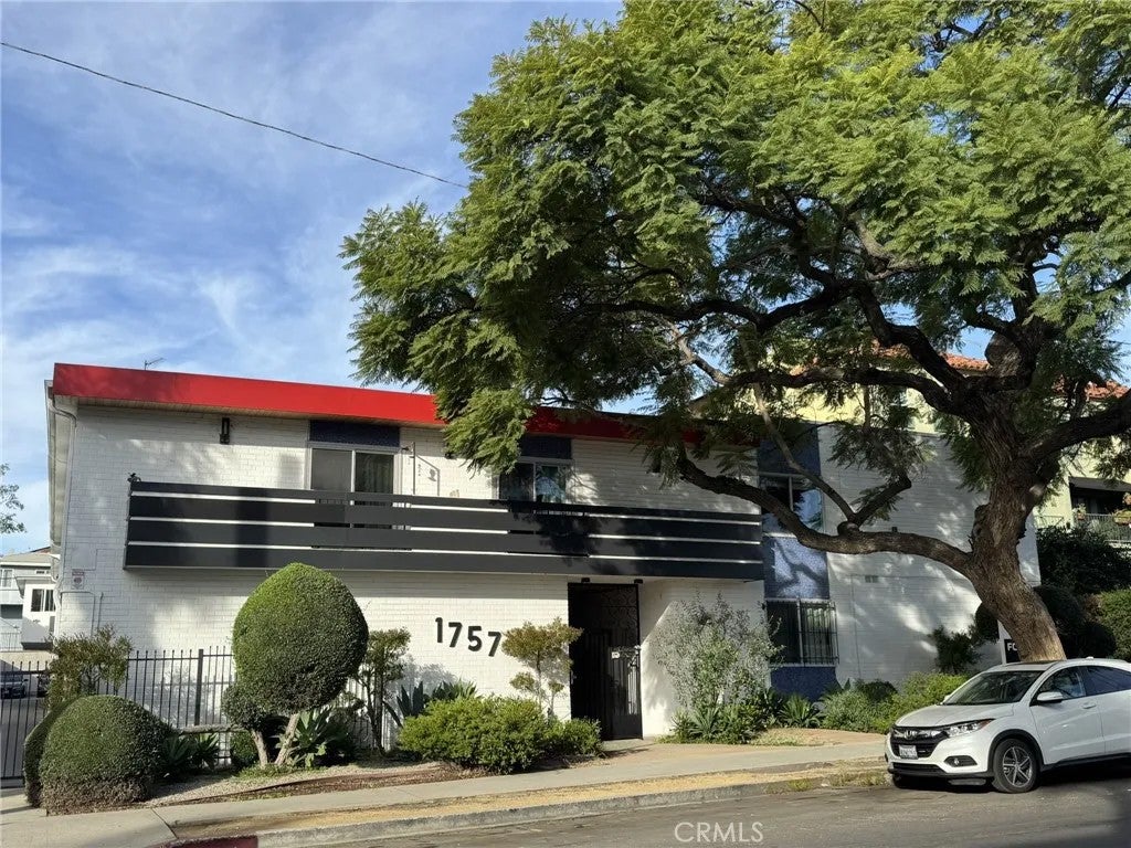 1757 N Kingsley