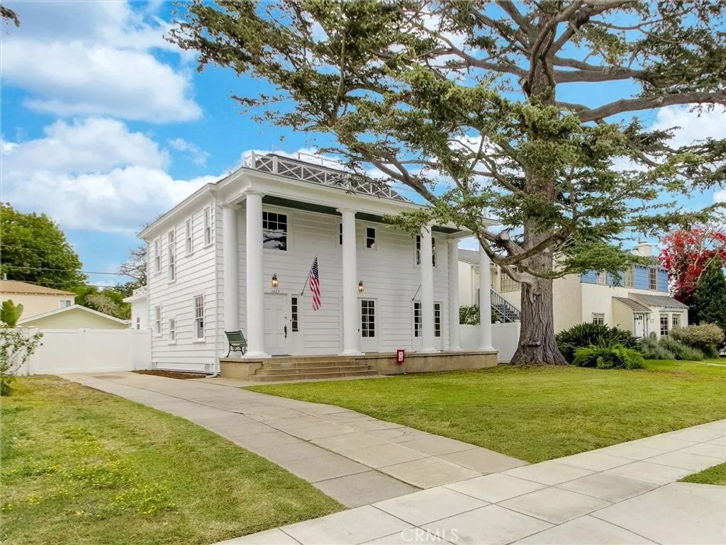 Photo of 1423 Post Avenue, Torrance, CA 90501 (MLS # SB26058568)