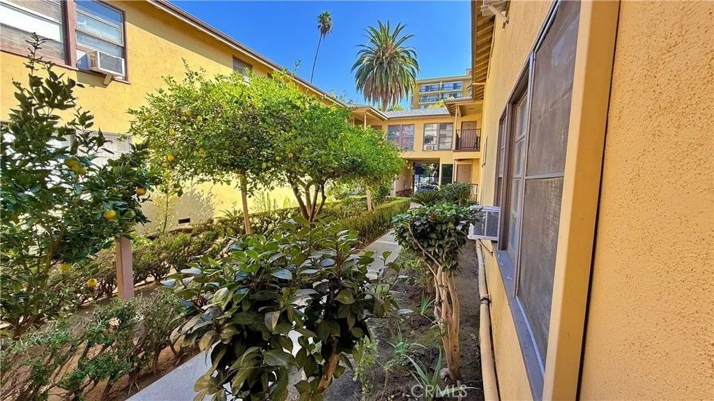 Photo of 337 S Occidental Boulevard #200, Los Angeles, CA 90057 (MLS # SR26028903)