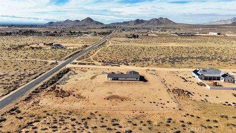 Tiny photo for 16925 Nanticoke, Apple Valley, CA 92307 (MLS # IV25266318)