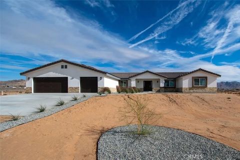 Tiny photo for 16925 Nanticoke, Apple Valley, CA 92307 (MLS # IV25266318)