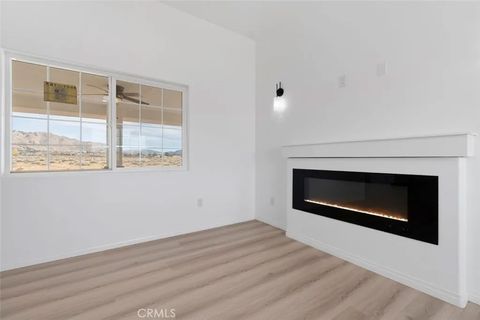 Tiny photo for 16925 Nanticoke, Apple Valley, CA 92307 (MLS # IV25266318)