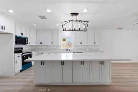 Tiny photo for 16925 Nanticoke, Apple Valley, CA 92307 (MLS # IV25266318)