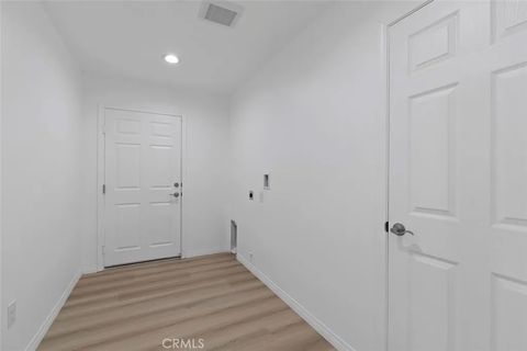 Tiny photo for 16925 Nanticoke, Apple Valley, CA 92307 (MLS # IV25266318)