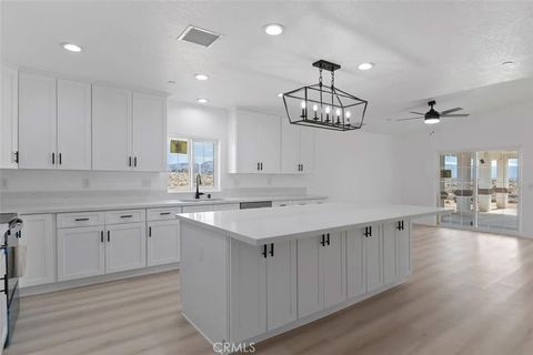 Tiny photo for 16925 Nanticoke, Apple Valley, CA 92307 (MLS # IV25266318)