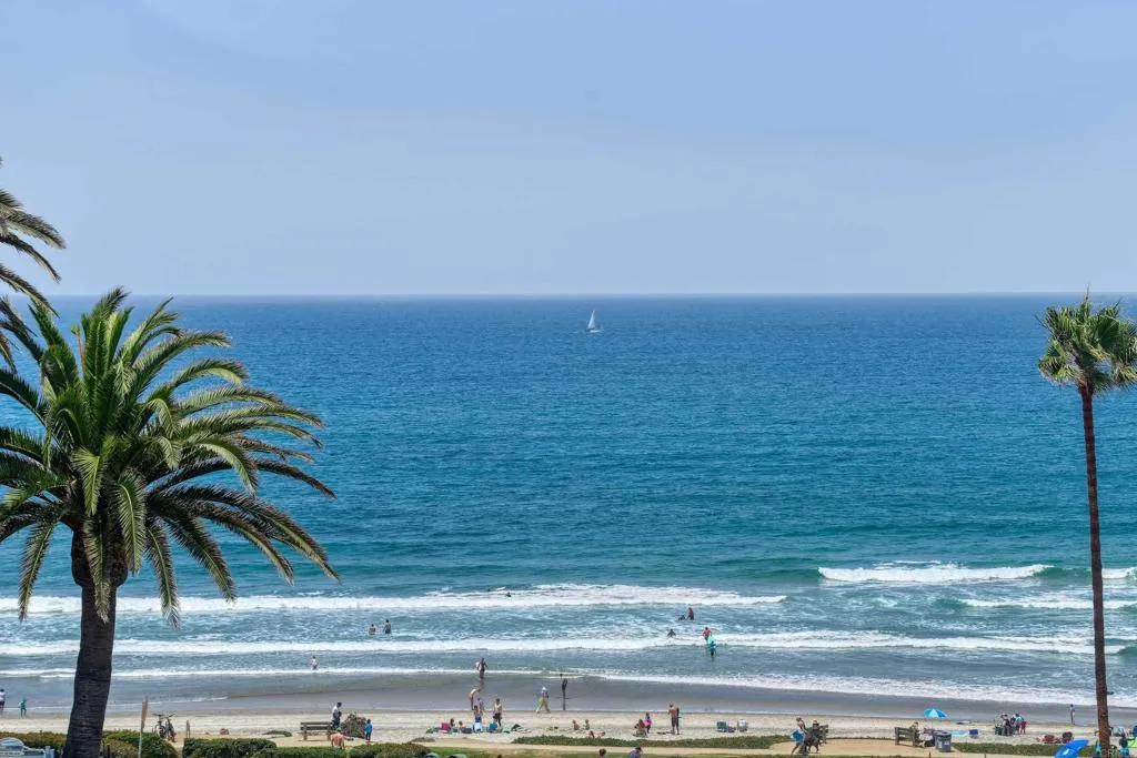 1552 Camino Del Mar 623/625