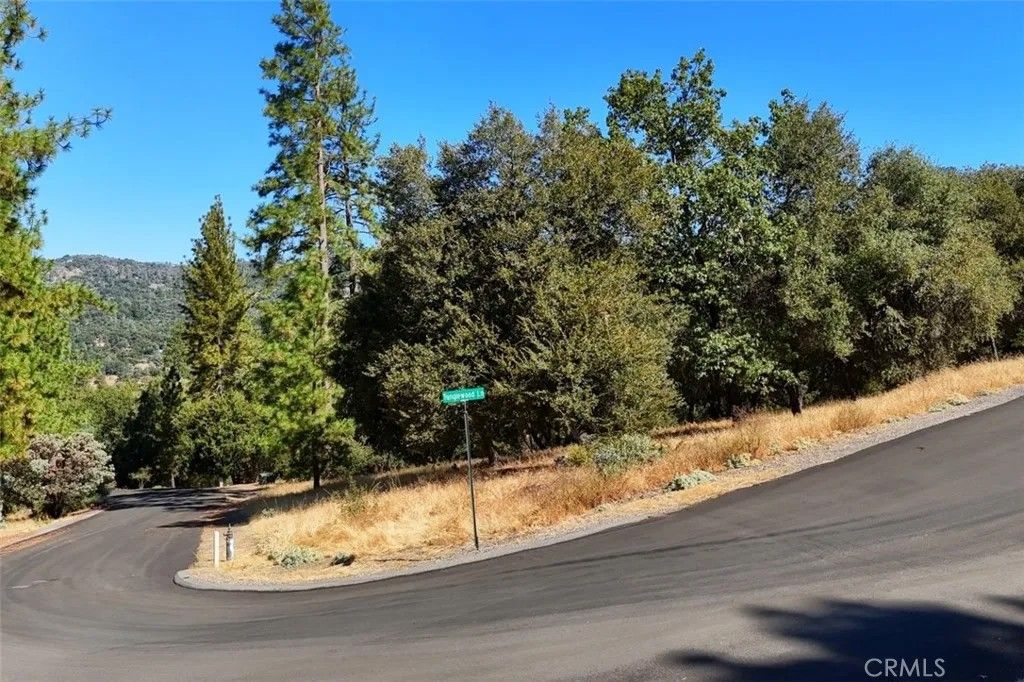 Photo of 10 Timberwood, Oakhurst, CA 93644 (MLS # FR26009012)