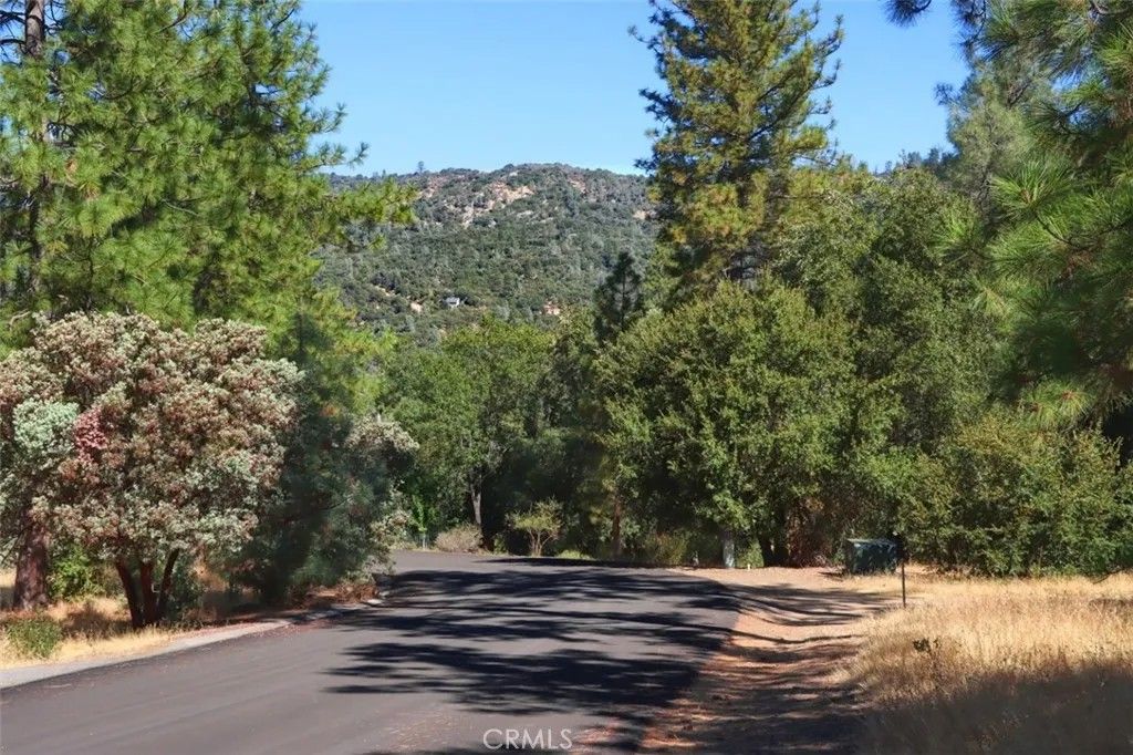 Photo of 10 Timberwood, Oakhurst, CA 93644 (MLS # FR26009012)