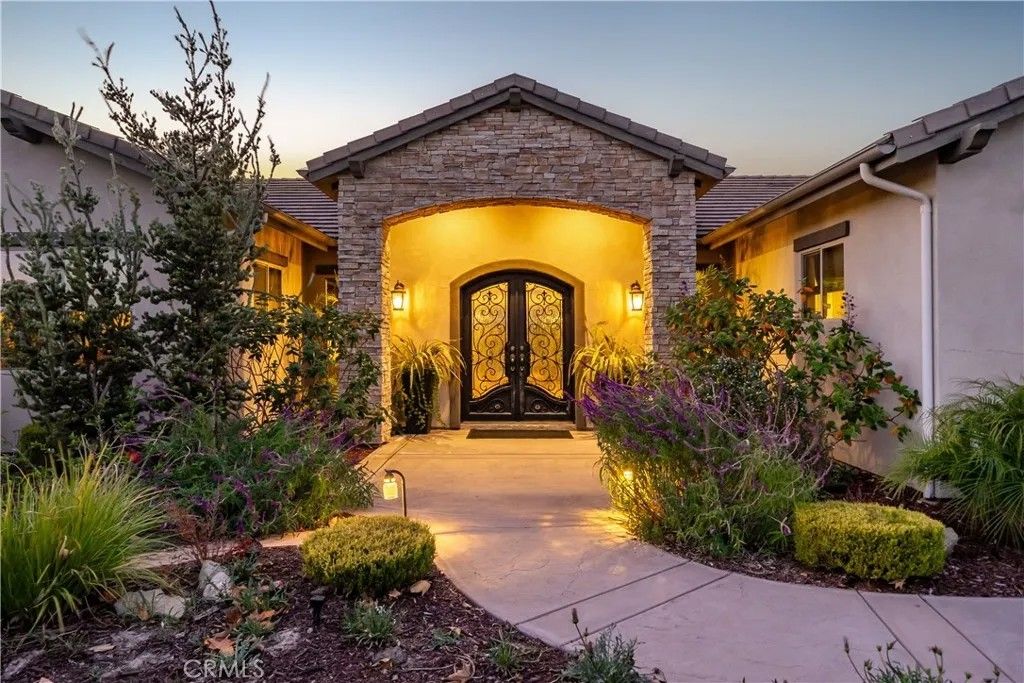 Photo of 701 White Court, Arroyo Grande, CA 93420 (MLS # SC26003748)