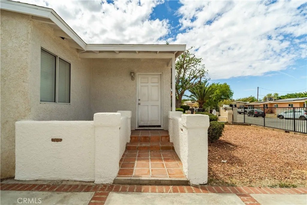802 E Avenue Q4
