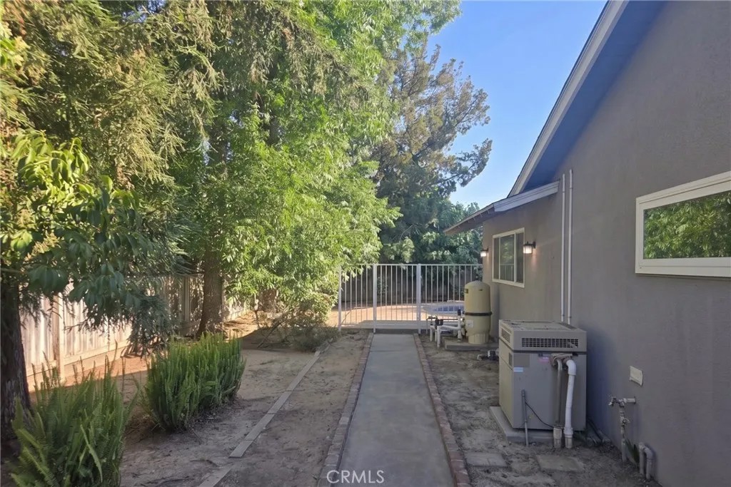 267 W Dovewood