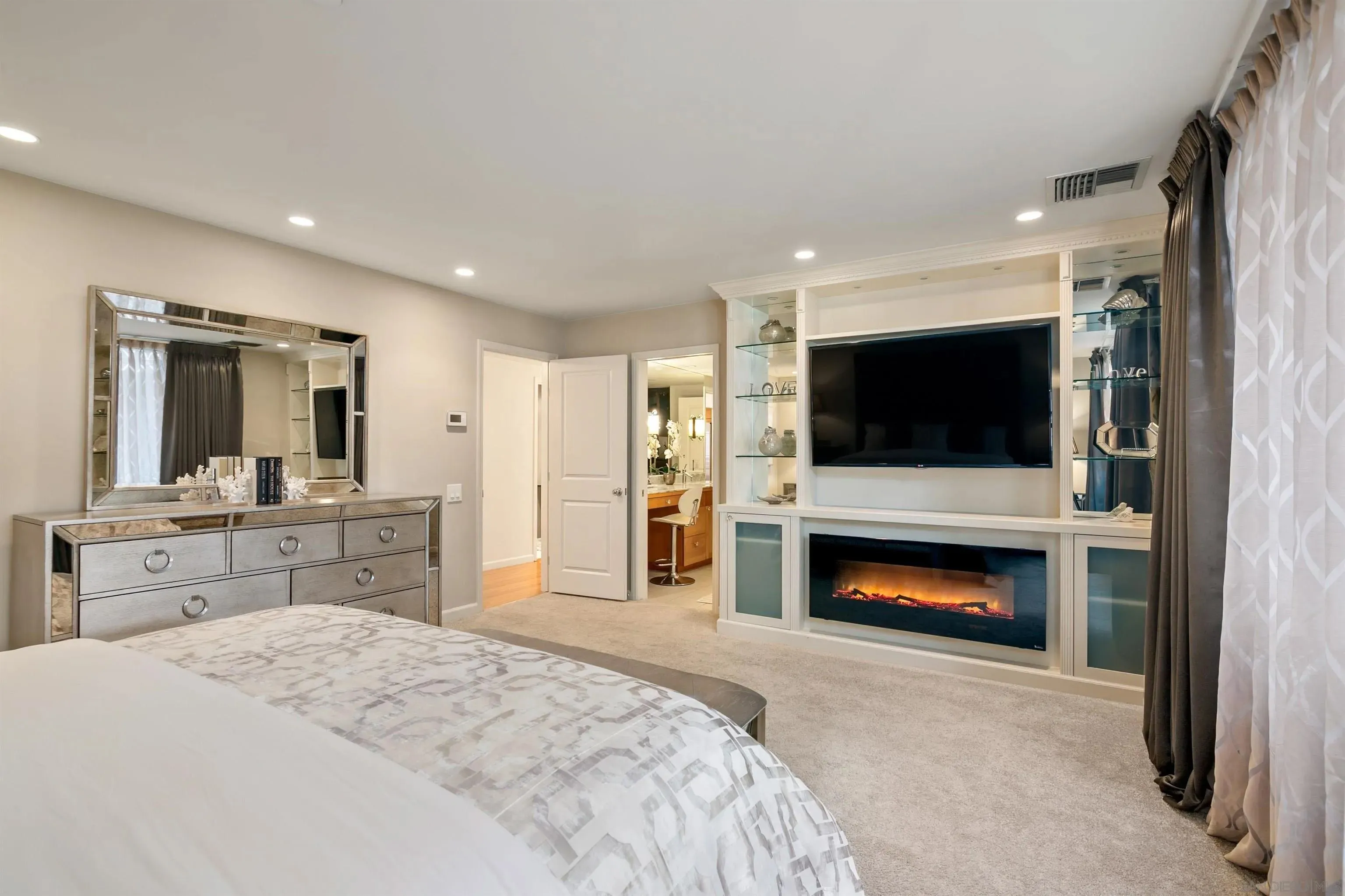 San Diego, California 92109, United States, 2 Bedrooms Bedrooms, ,3 BathroomsBathrooms,Residential,Active,109320